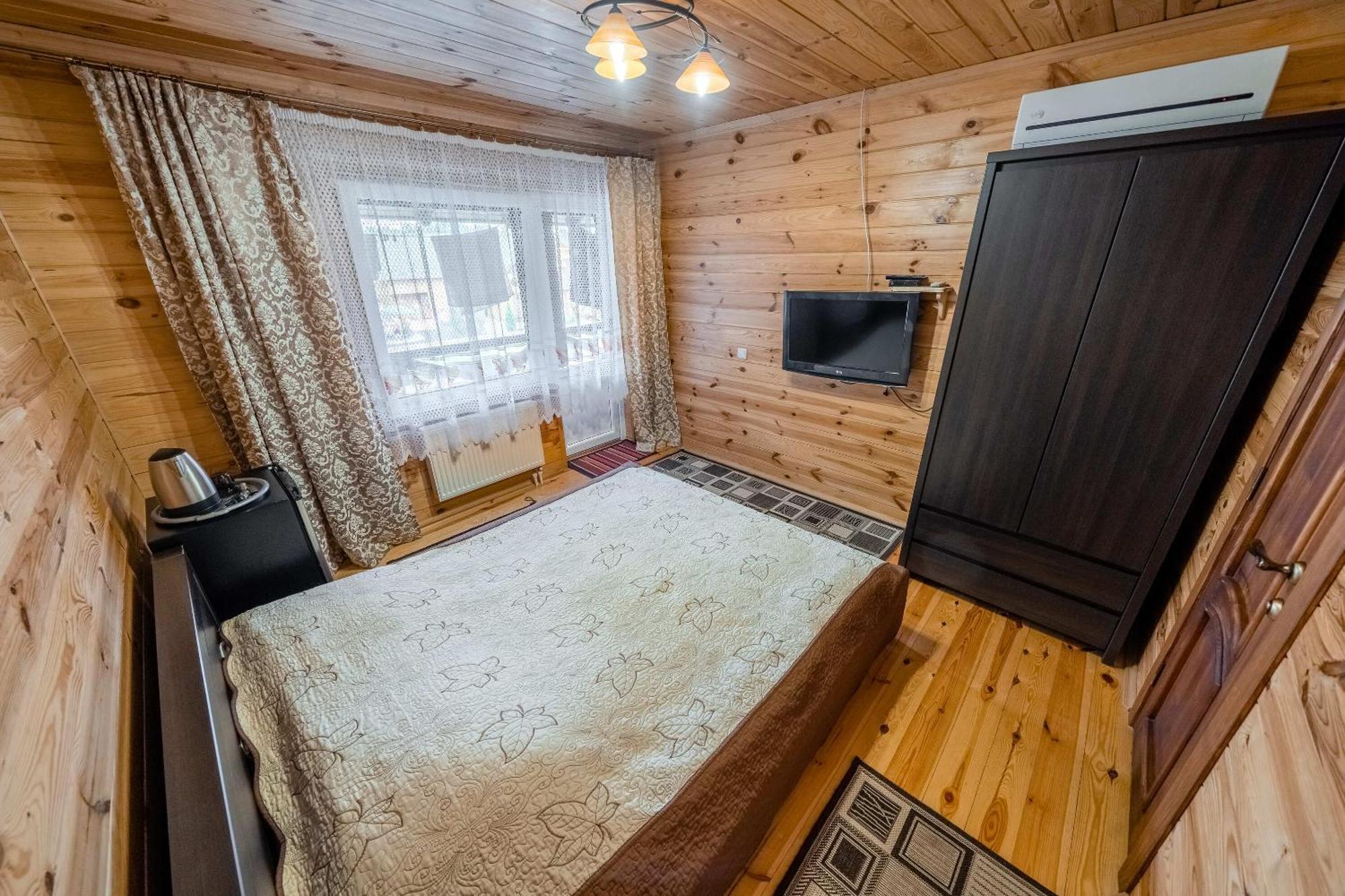 Сосновий Бір Svityaz' Chambre photo